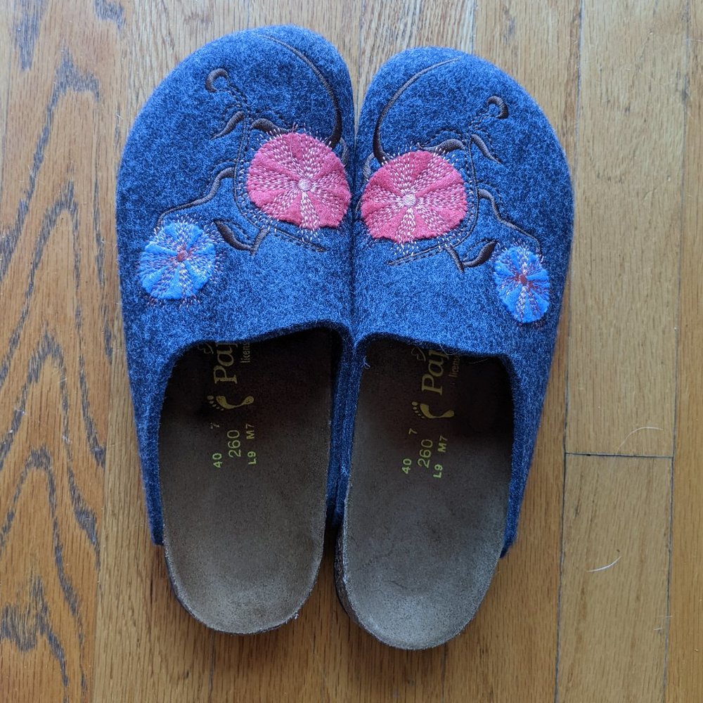 Birkenstock Papillio Blue floral embroidery felt clogs - Super Cute! Like New!
